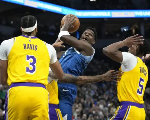 Timberwolves hand LeBron-less Lakers 4th straight loss, 118-111