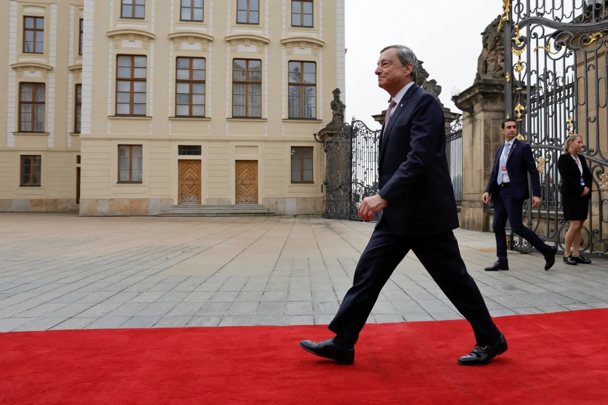 Leaders of EU and neighbouring countries meet in Prague