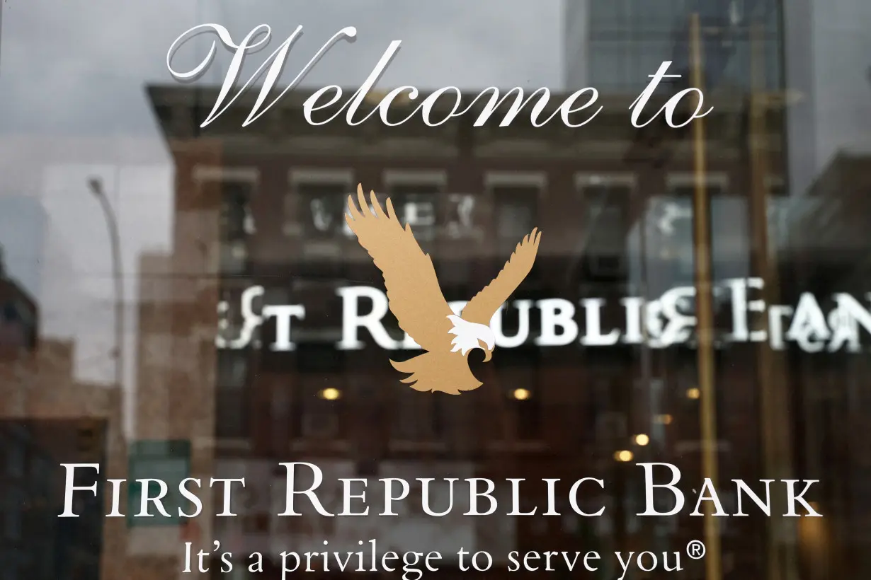 Exclusive-JPMorgan begins First Republic makeover as it opens more branches
