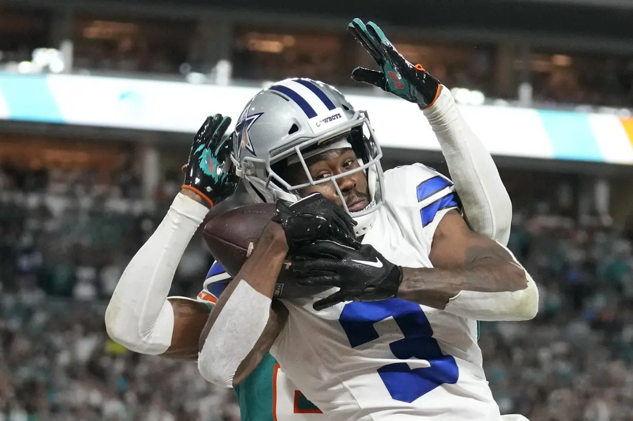 Dolphins nip Cowboys 22-20 on Jason Sanders' last-second field goal, secure playoff spot