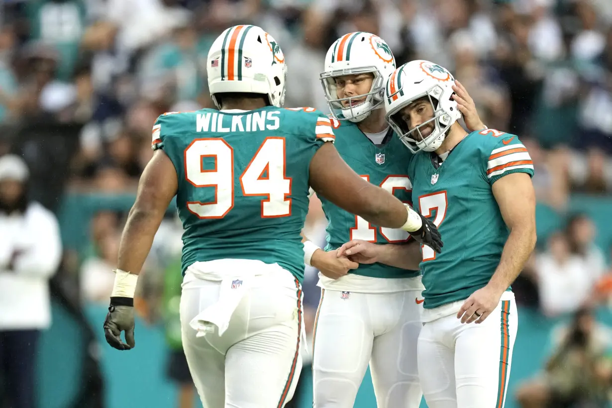 Dolphins nip Cowboys 22-20 on Jason Sanders' last-second field goal, secure playoff spot