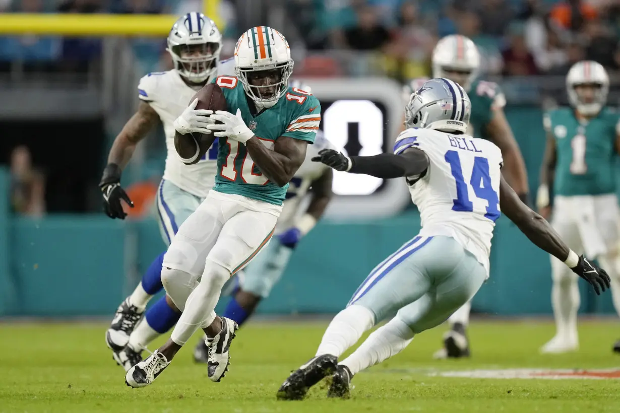 Dolphins nip Cowboys 22-20 on Jason Sanders' last-second field goal, secure playoff spot