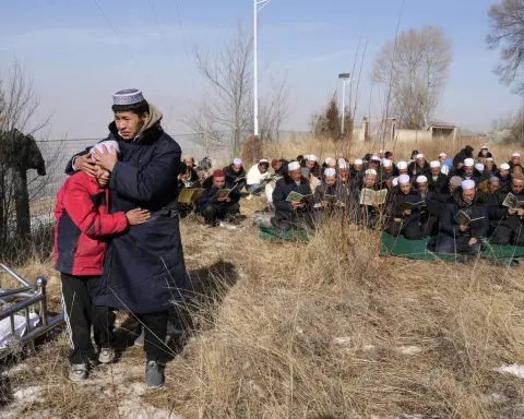 China's earthquake survivors endure frigid temperatures and mourn the dead