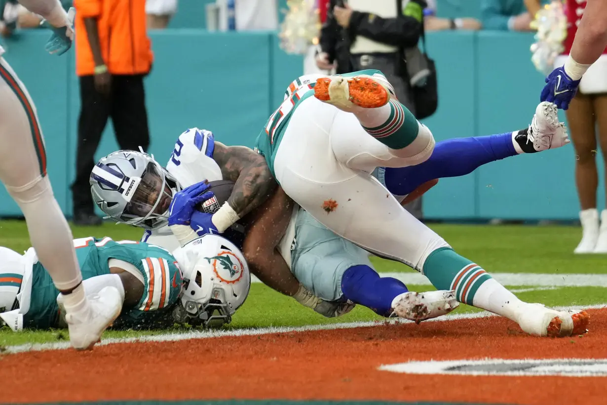 Dolphins nip Cowboys 22-20 on Jason Sanders' last-second field goal, secure playoff spot