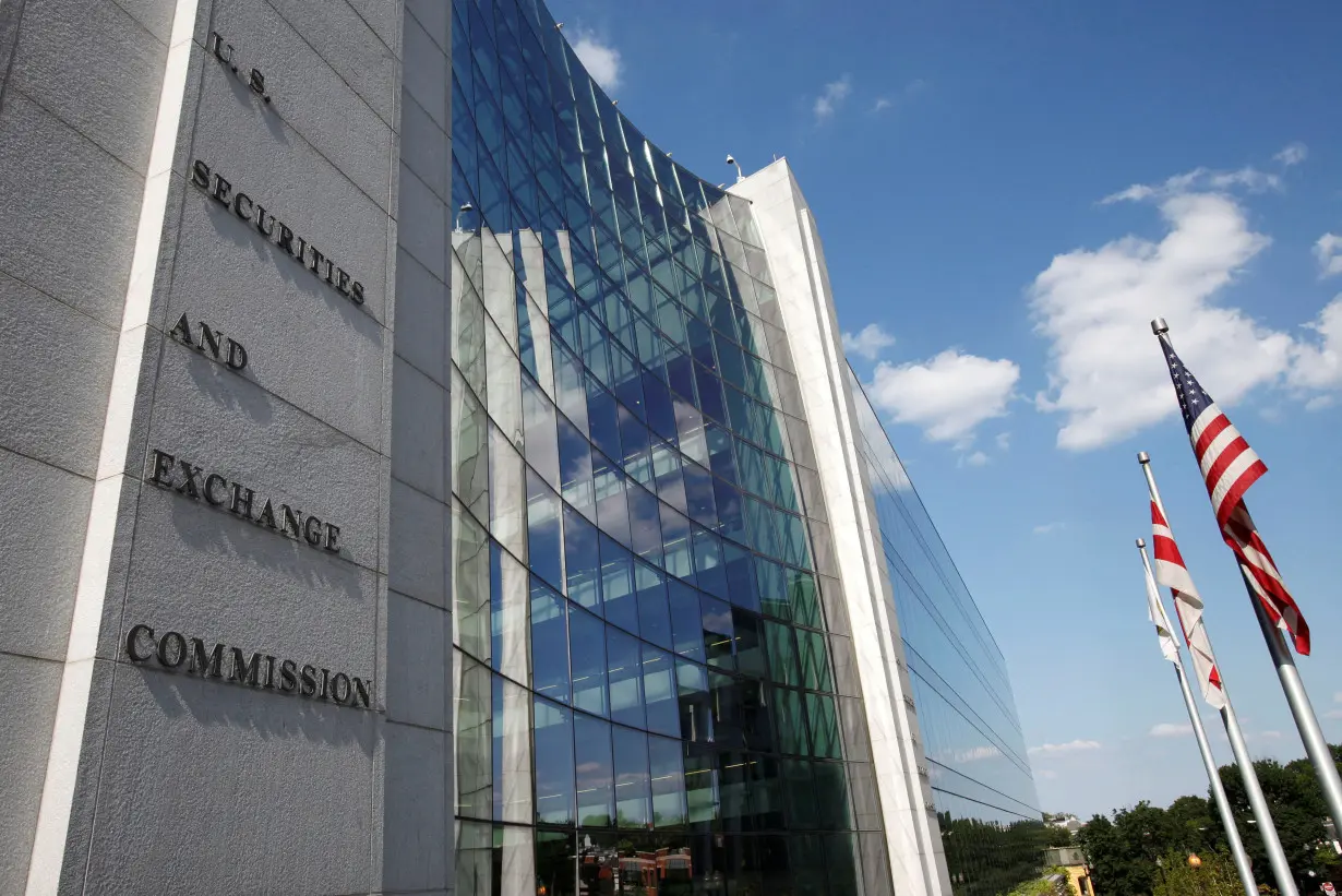 FILE PHOTO: The headquarters of the U.S. Securities and Exchange Commission are seen in Washington