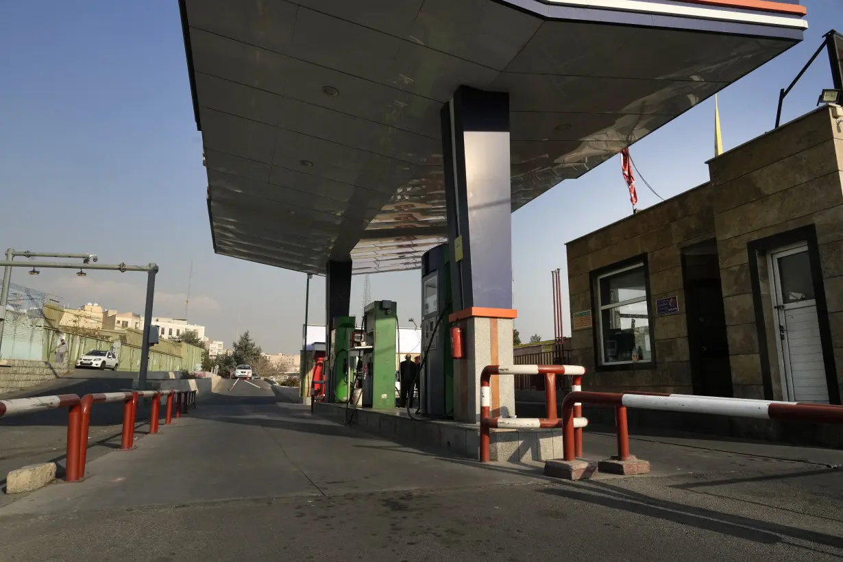 A suspected cyberattack paralyzes the majority of gas stations across Iran