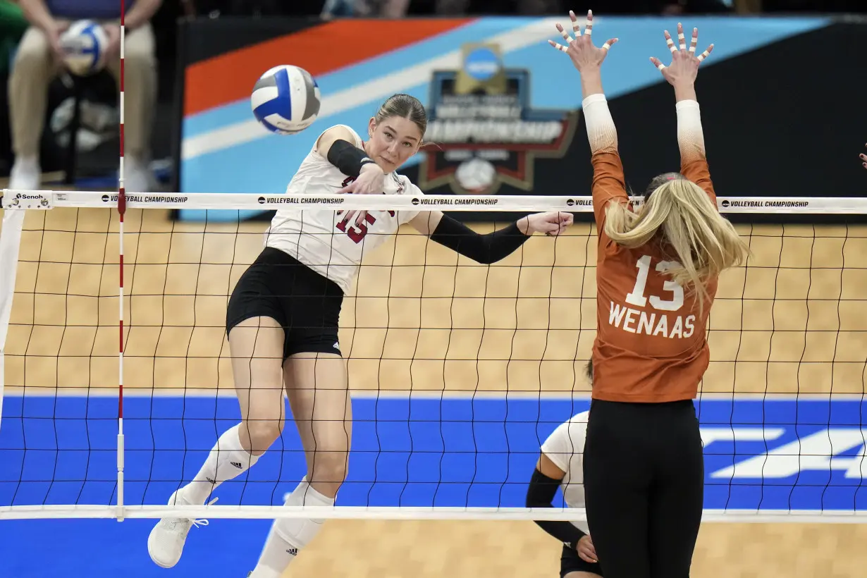 Madisen Skinner, freshman Ella Swindel help Texas defend volleyball title, sweep No. 1 Nebraska