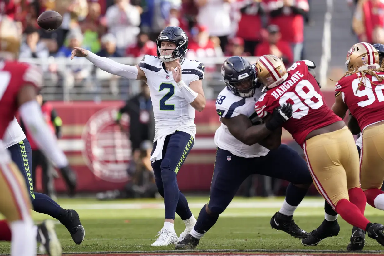 Samuel scores 2 TDs, Purdy throws for career-best 368 yards as 49ers beat Seahawks 28-16