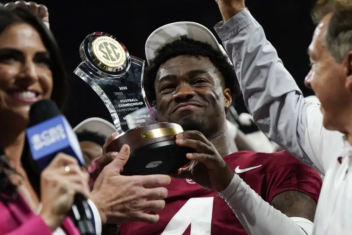 Alabama's Milroe, Georgia's Beck and Oregon's Gabriel will head into 2024 with Heisman Trophy hype