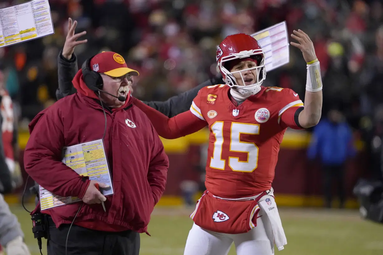 Chiefs' Patrick Mahomes hitting the road for first time in the playoffs to play Buffalo