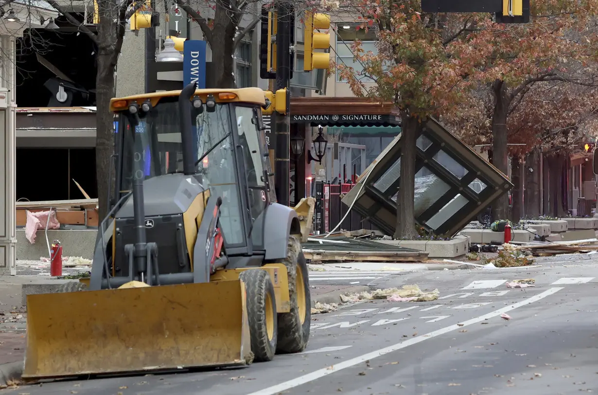 LA Post: Explosion At Historic Texas Hotel Injures 21 And Scatters ...