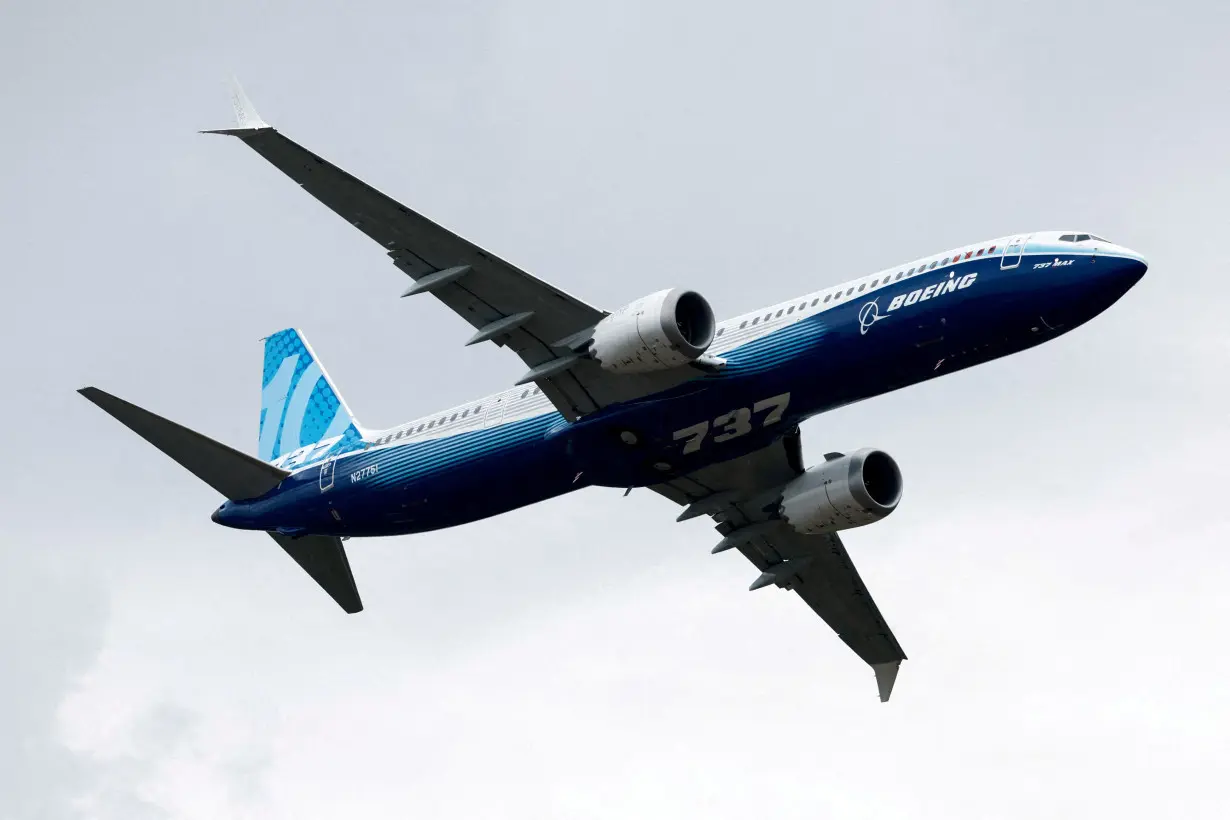 Boeing hits 2023 jet delivery goal in blockbuster sales year