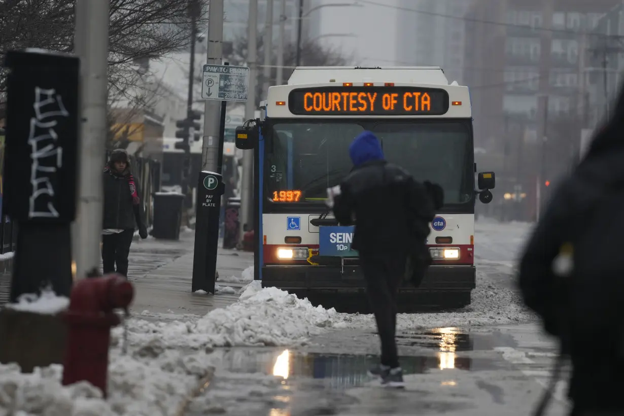 Freezing temperatures complicate Chicago’s struggles to house asylum-seekers