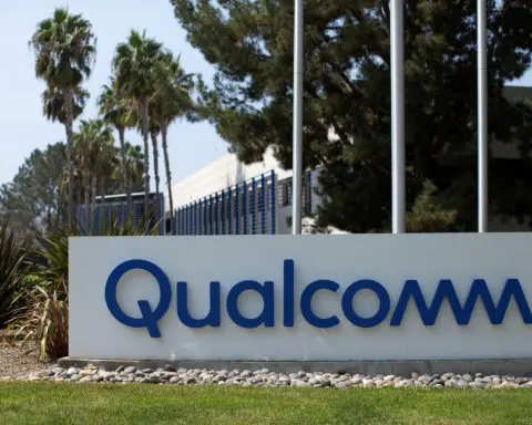 Qualcomm forecasts quarterly profit above estimates, shares rise