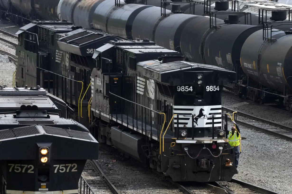 Earns Norfolk Southern