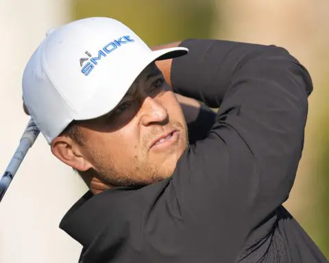 Zach Johnson makes 10 birdies, shares 1st-round lead with Alex Noren at The American Express