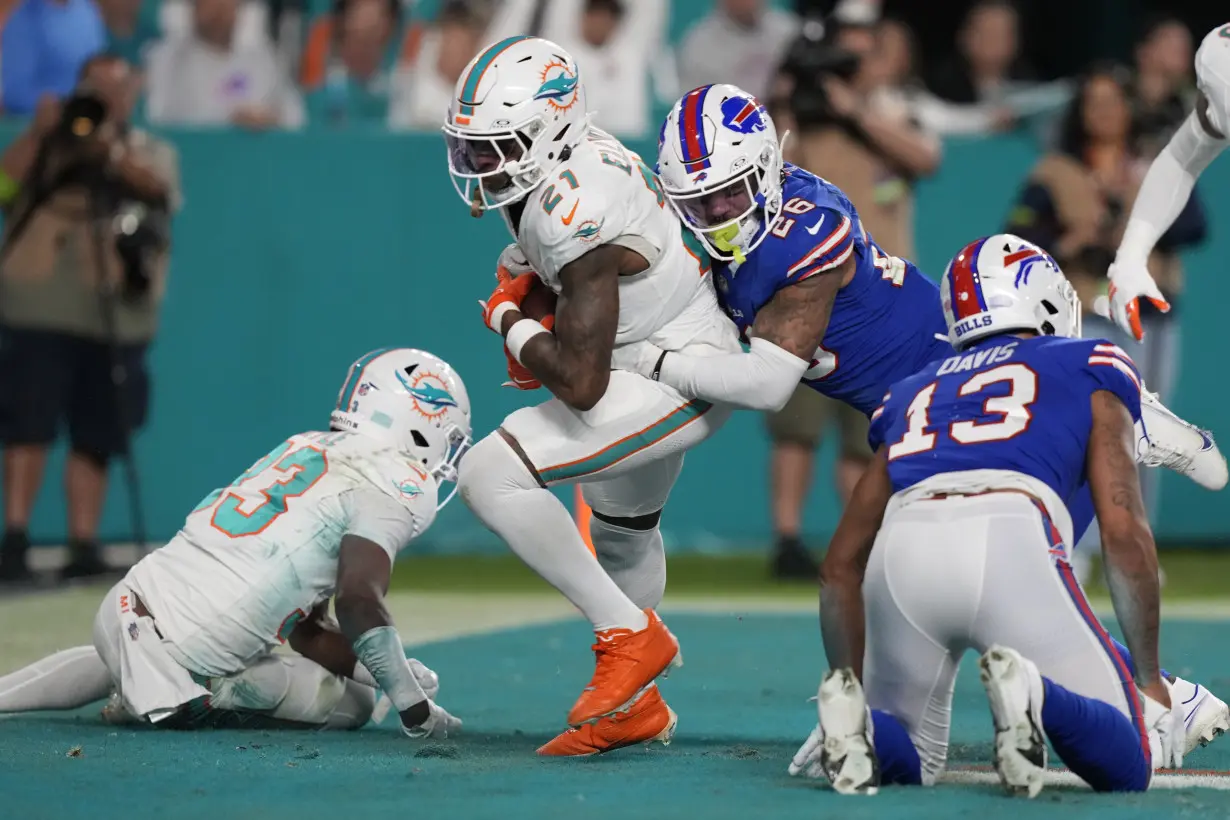 Josh Allen rallies Bills for 21-14 win over Dolphins. Buffalo secures No. 2 seed in AFC