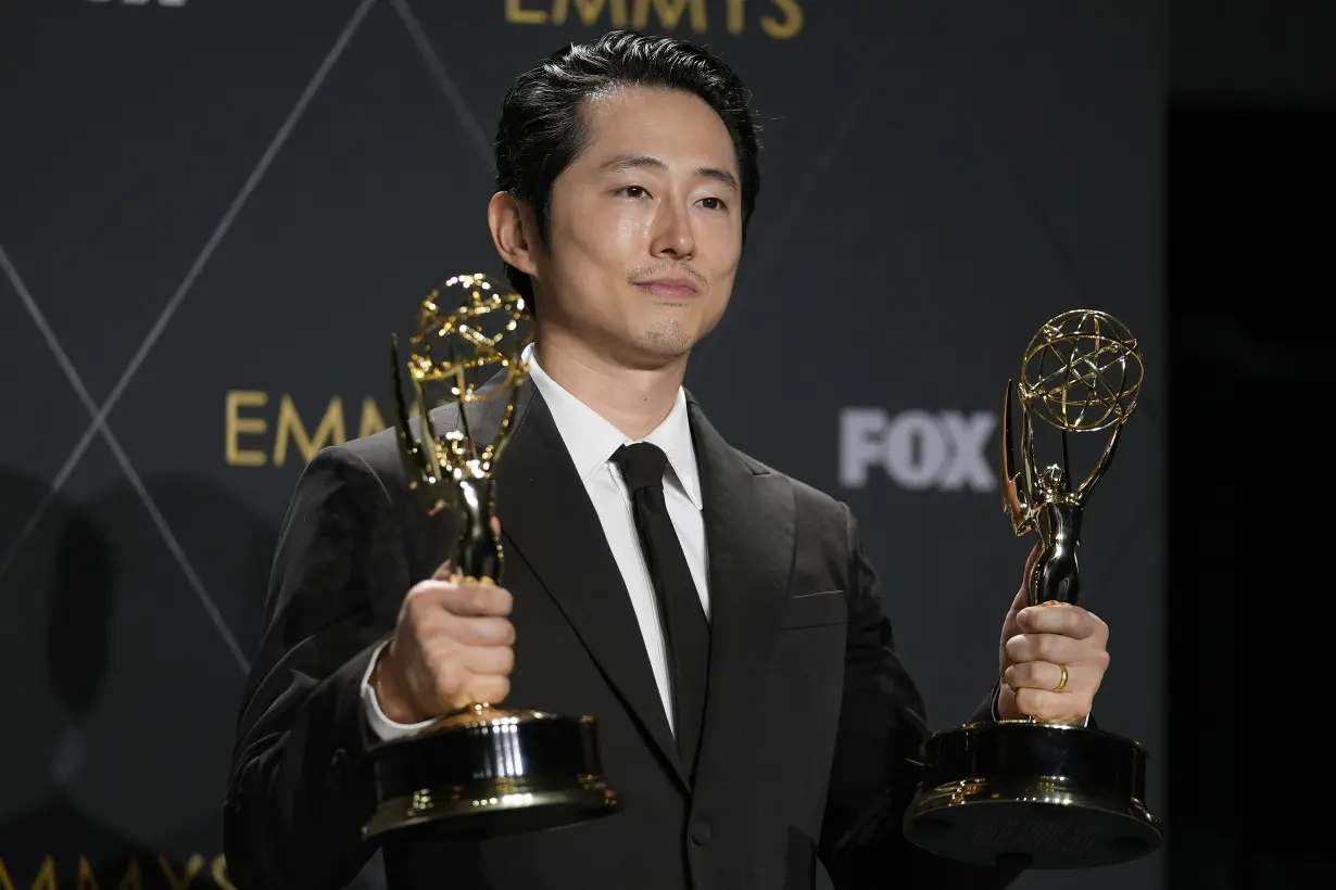 Emmy Moments: 'Succession' succeeds, 'The Bear' eats it up, and a show wraps on time, thanks to Mom