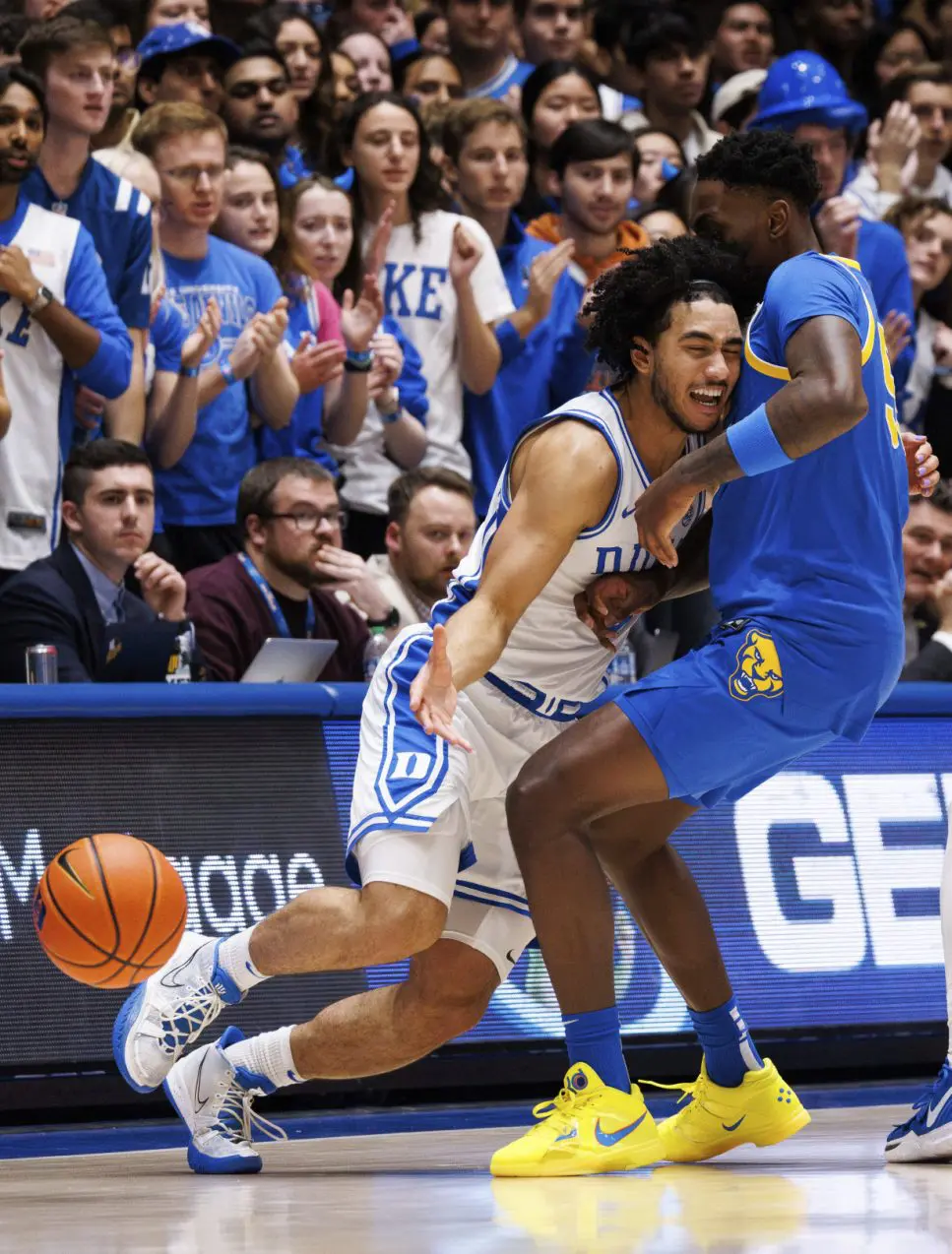 Blake Hinson’s hot shooting leads Pittsburgh over No. 7 Duke 80-76