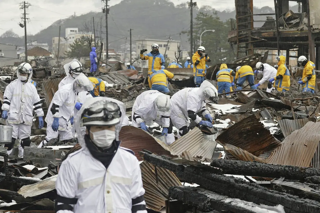 Some are leaving earthquake-rattled Wajima. But this Japanese fish seller is determined to rebuild