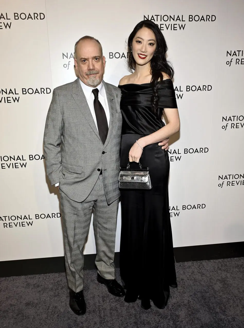 Daniel Day-Lewis breaks from retirement to fete Martin Scorsese at National Board of Review Awards