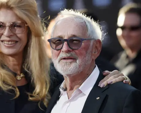 Norman Jewison, acclaimed director of 'In the Heat of the Night’ and 'Moonstruck,' dead at 97