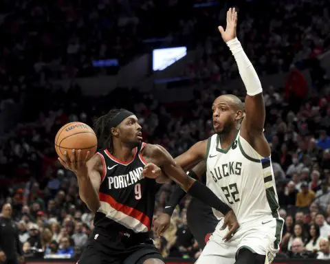 Trail Blazers spoil Lillard's return to Portland with a 119-116 victory over Bucks