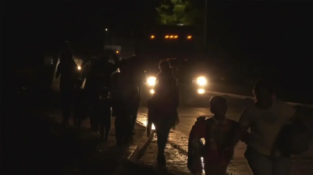 A caravan of migrants from Honduras who were heading to the US dissolves in Guatemala