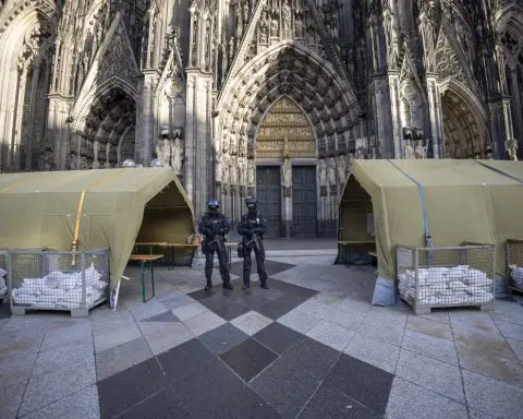 German officials detain a fifth suspect in connection with a threat to attack Cologne Cathedral