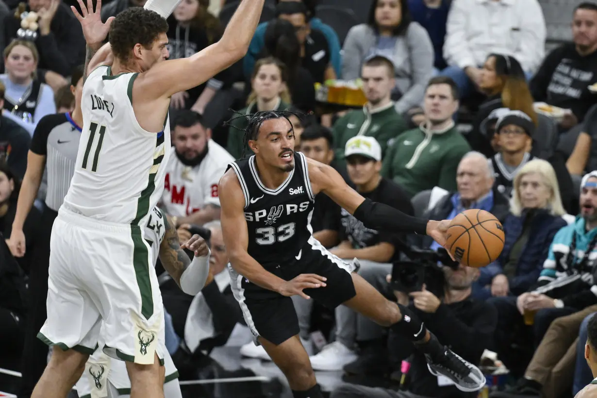 Antetokounmpo has 44 points, 14 rebounds, Bucks overcome Wembanyama, Spurs, 125-121