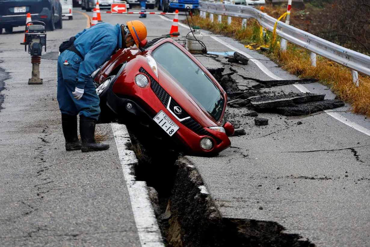 Aftermath of an earthquake in Anamizu