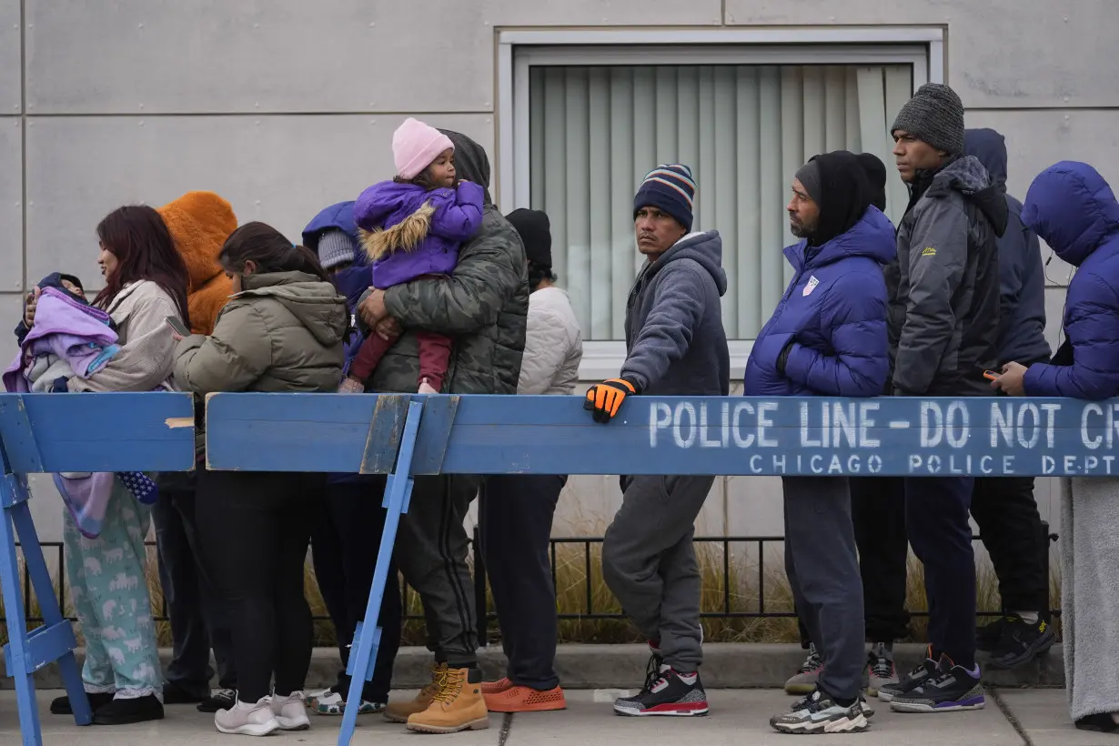 Freezing temperatures complicate Chicago’s struggles to house asylum-seekers