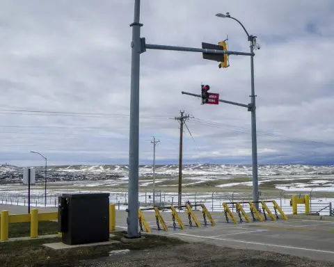 A B-1 bomber crashes while trying to land at a South Dakota Air Force base. The crew safely ejects