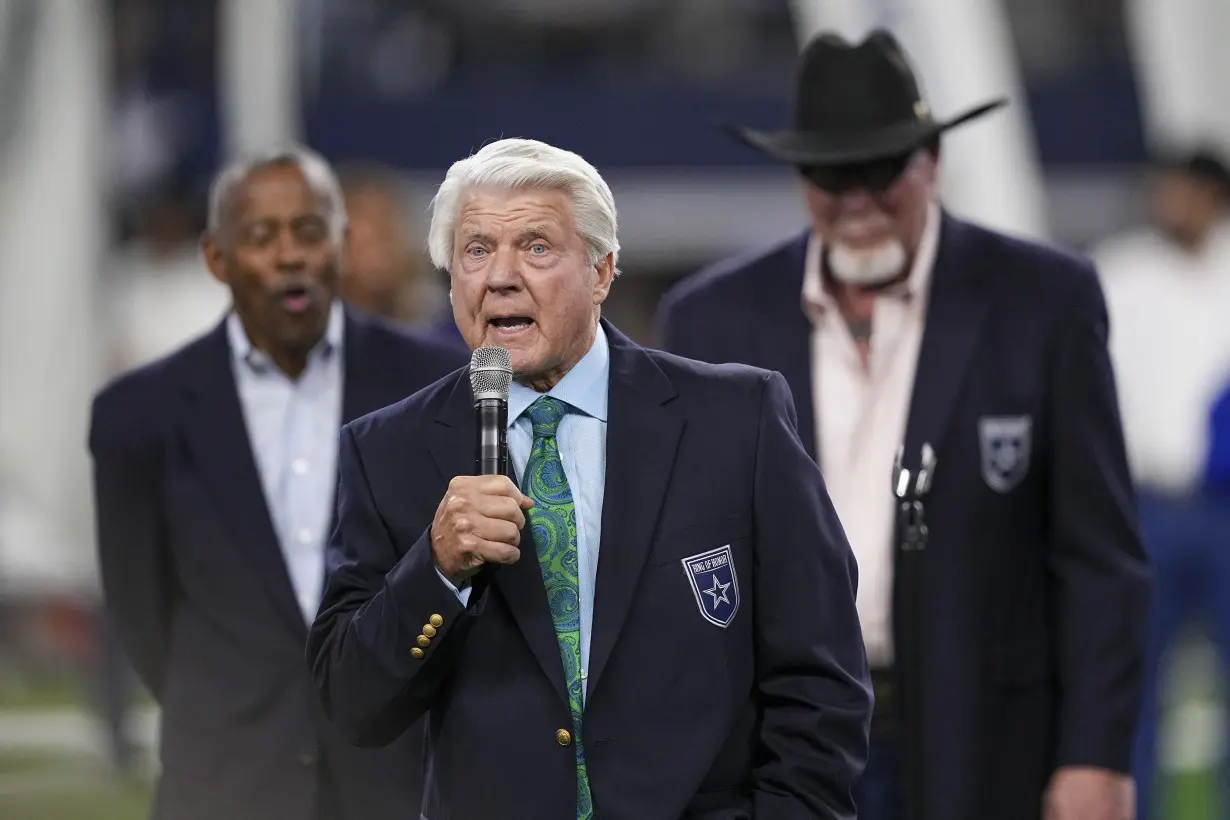 Jimmy Johnson joins Cowboys' ring of honor 30 years after ugly split with Jerry Jones