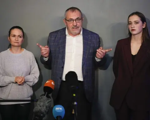 Russian presidential hopeful calling for peace in Ukraine meets with soldiers' wives