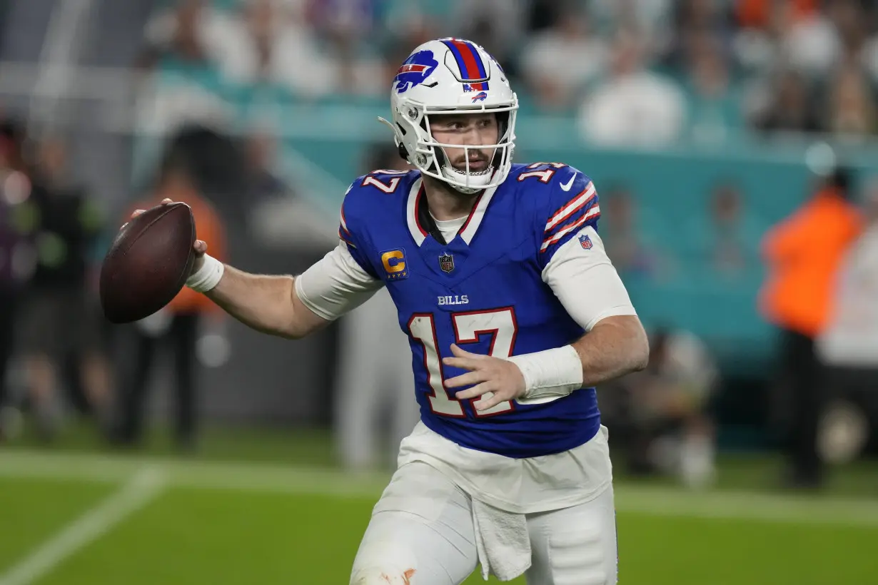 Josh Allen rallies Bills for 21-14 win over Dolphins. Buffalo secures No. 2 seed in AFC