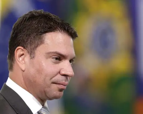 Brazil's police investigate Bolsonaro's intelligence boss over alleged political spying