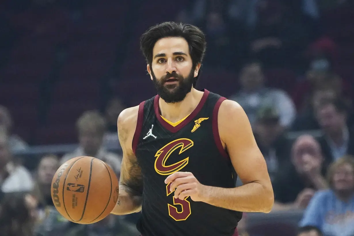 Cavaliers Rubio Basketball