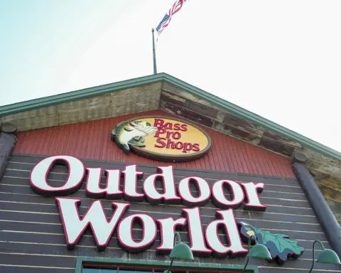 Nude man nabbed by police after 'cannonball' plunge into giant aquarium at Bass Pro Shop in Alabama