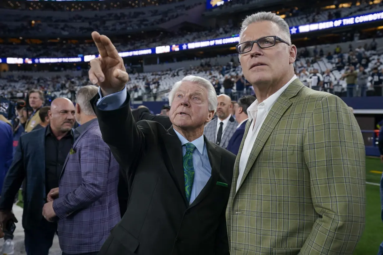 Jimmy Johnson joins Cowboys' ring of honor 30 years after ugly split with Jerry Jones