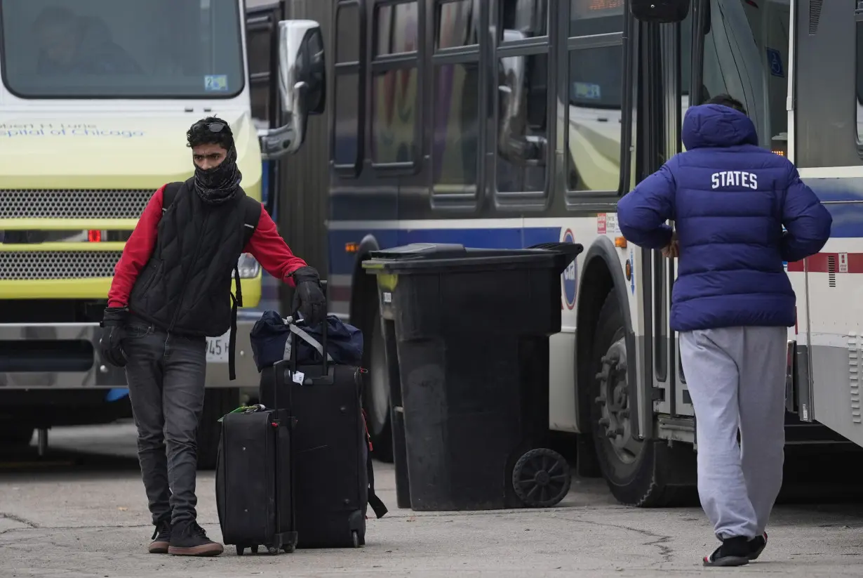 Freezing temperatures complicate Chicago’s struggles to house asylum-seekers