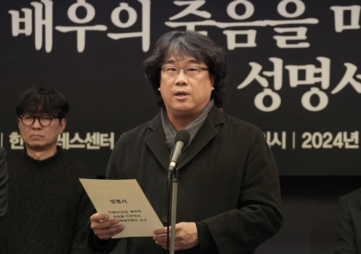 'Parasite' director calls for a thorough probe into the death of actor Lee Sun-kyun