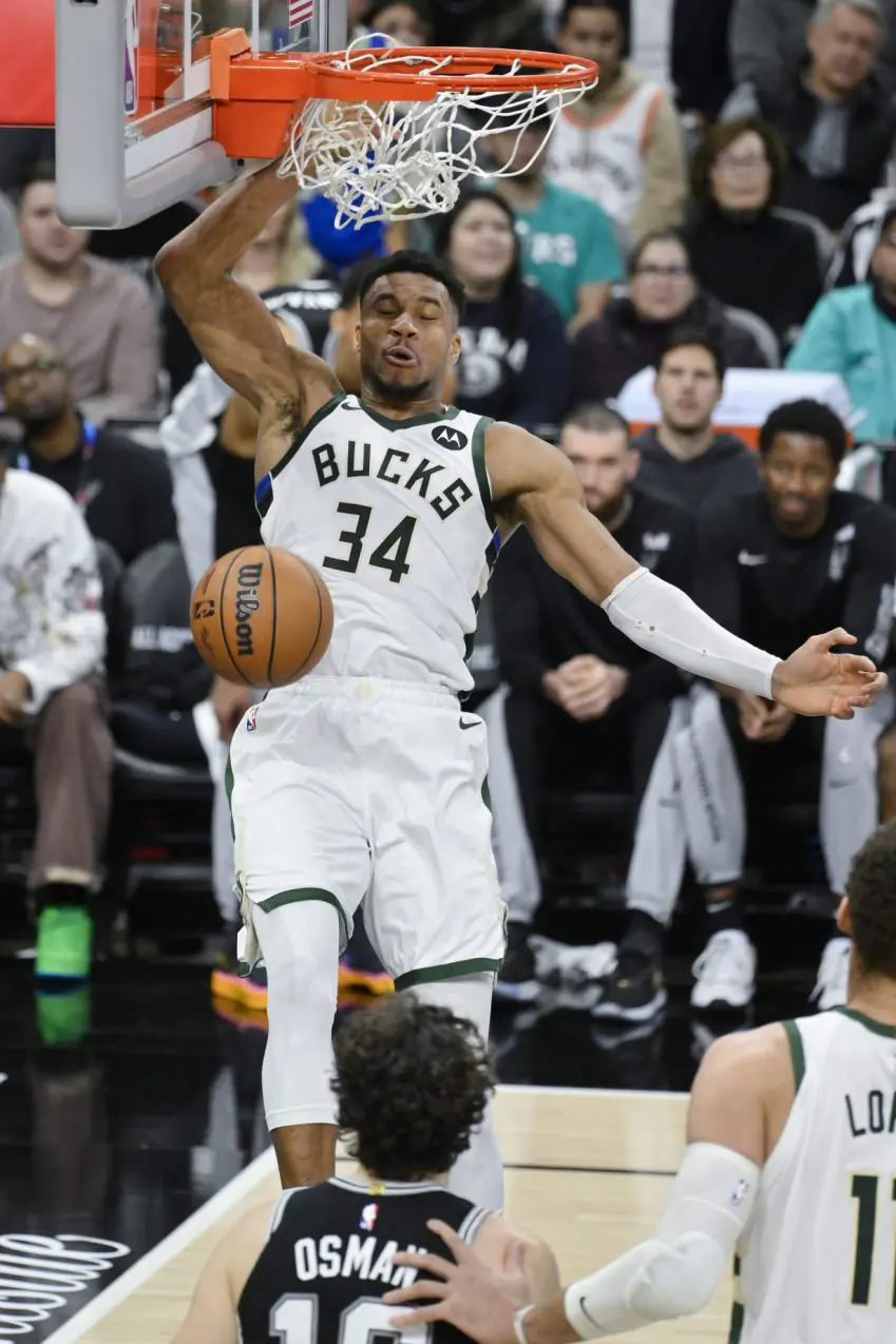 Antetokounmpo has 44 points, 14 rebounds, Bucks overcome Wembanyama, Spurs, 125-121