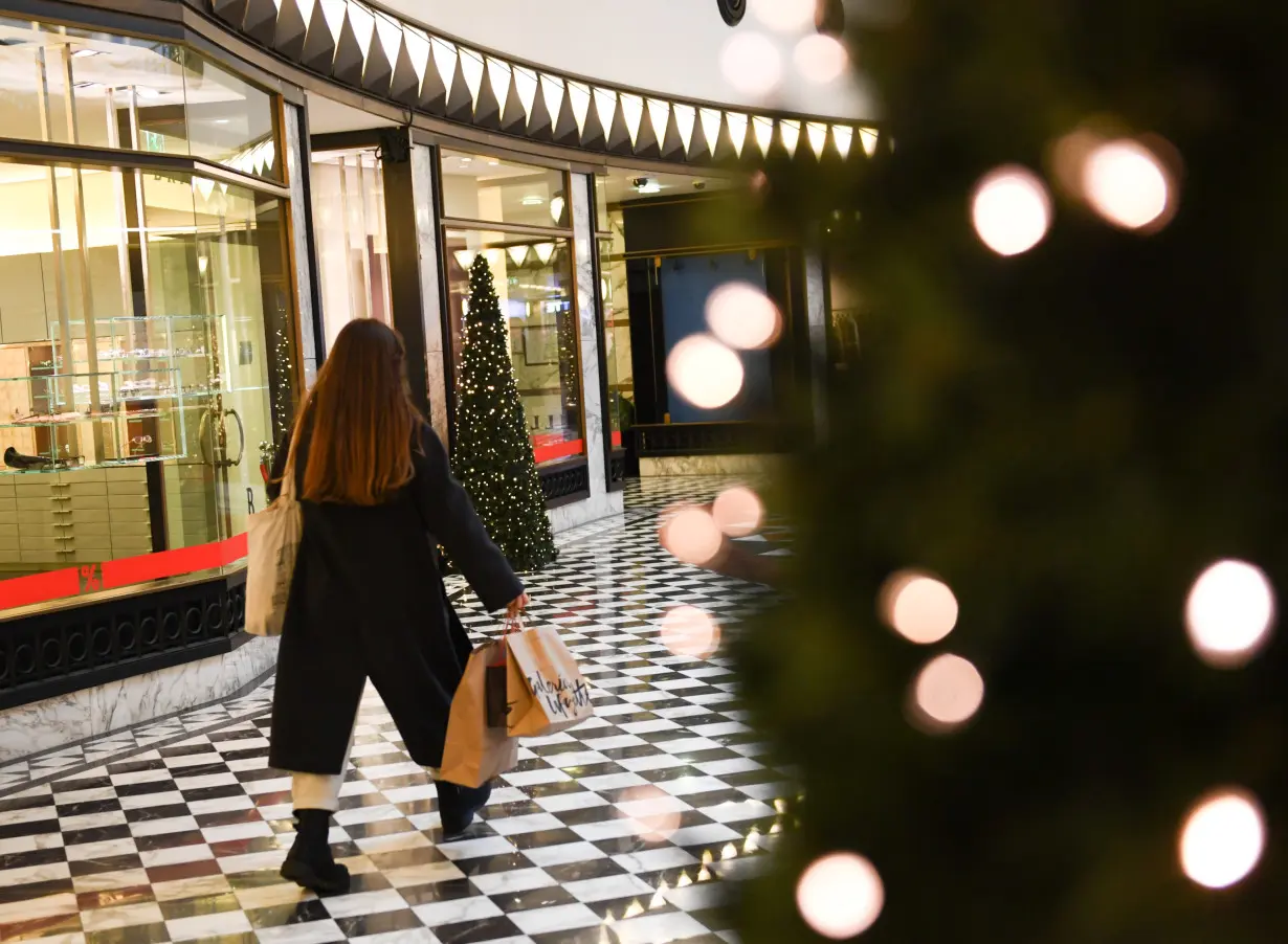 Shopping before Christmas in Berlin