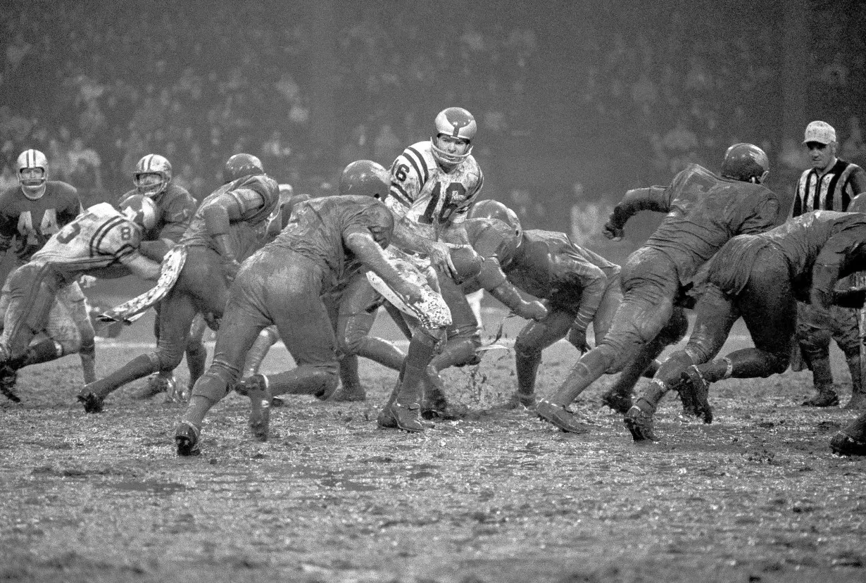 Obit Snead Football