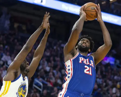 Embiid undergoing MRI after hurting left leg in 76ers' loss at Golden State