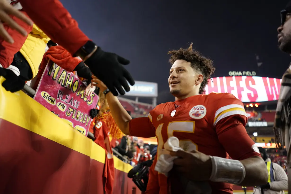 Chiefs' Patrick Mahomes to sit regular-season finale against Chargers with AFC West secured