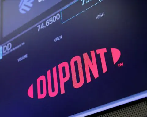 DuPont beats fourth-quarter profit estimates