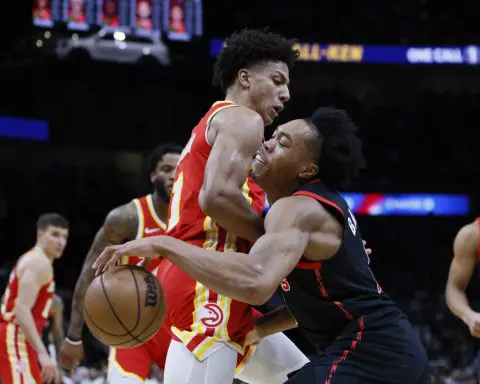 Saddiq Bey's last-second dunk gives Hawks 126-125 win over Raptors