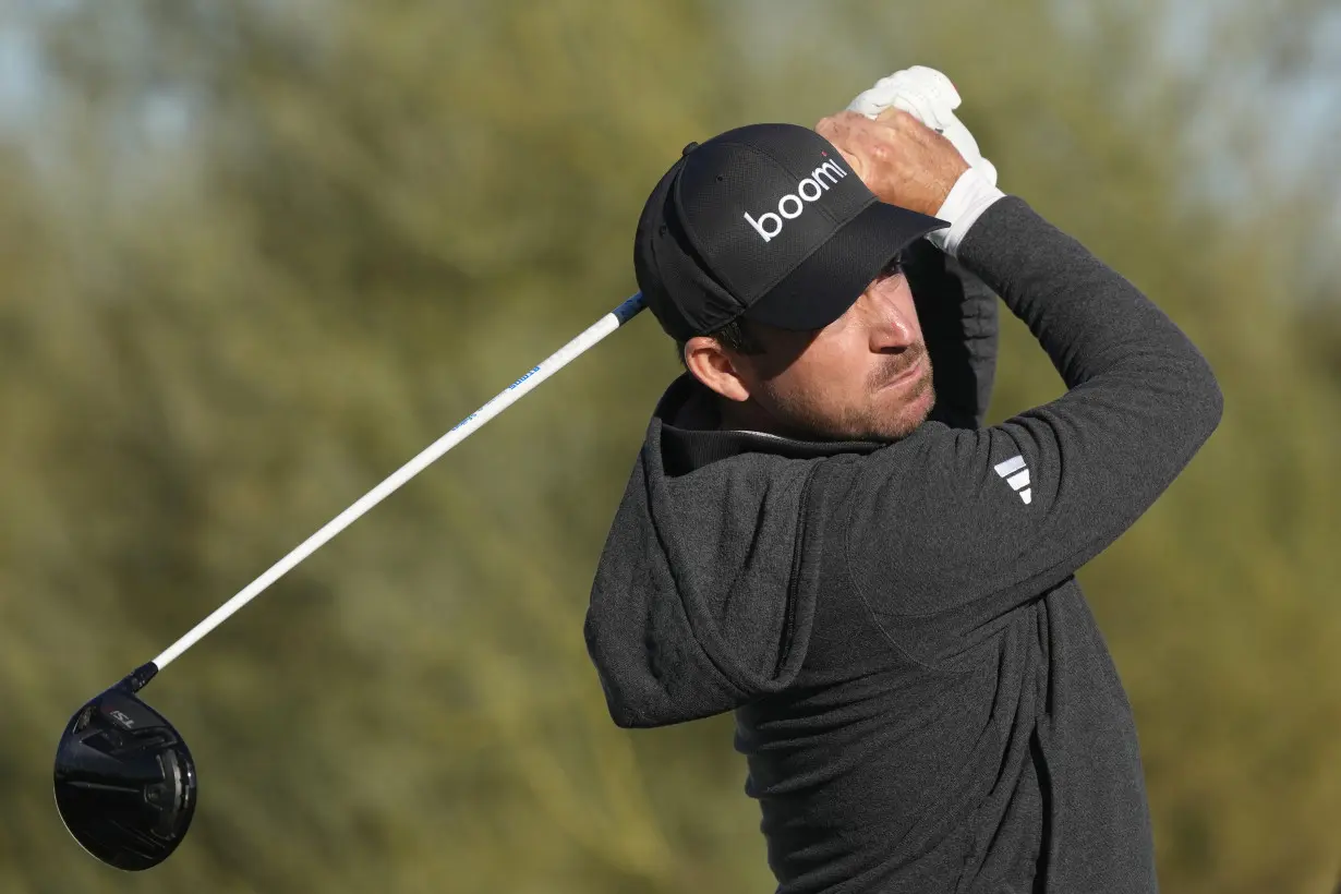 Scottie Scheffler shoots 66 to move into contention to win a third straight Phoenix Open